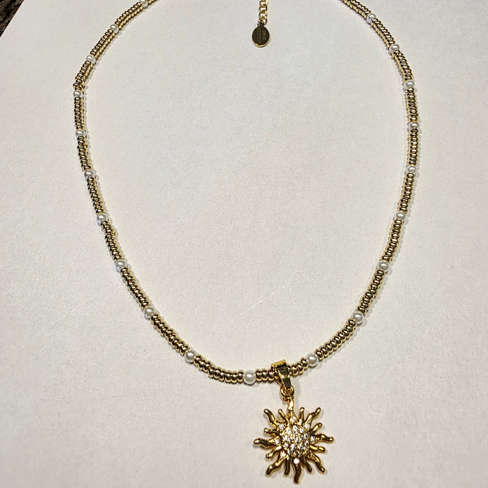 SALE!! Gold Sun Pendant Necklace NWT - Picture 4 of 5